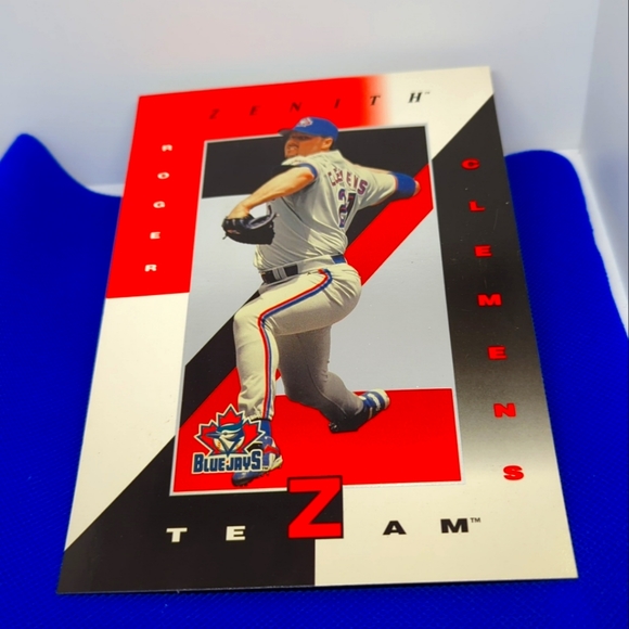SALE $5.00 🩸1998 5" x 7"  (BLUE JAYS) Zenith Z-Team #9 Roger Clemens - Picture 1 of 4
